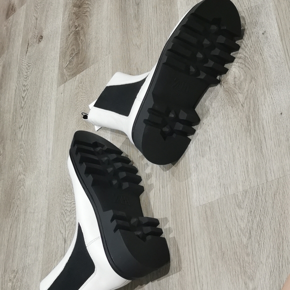 Zara low heeled lug sole leather ankle boots - Picture 10 of 11